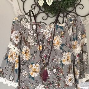 Umgee women’s floral top